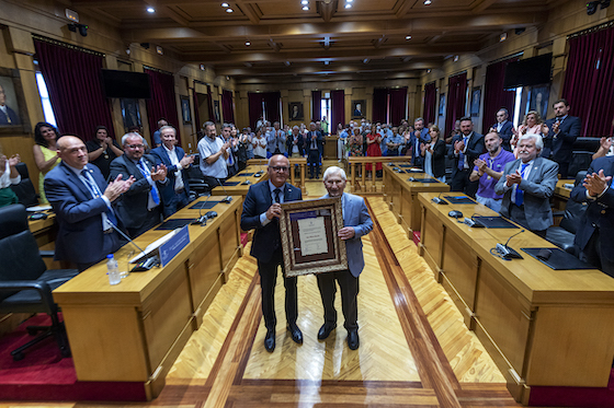 Entrega da Medalla de Ouro a Isaac Alonso Estraviz. Foto: Deputación provincial de Ourense